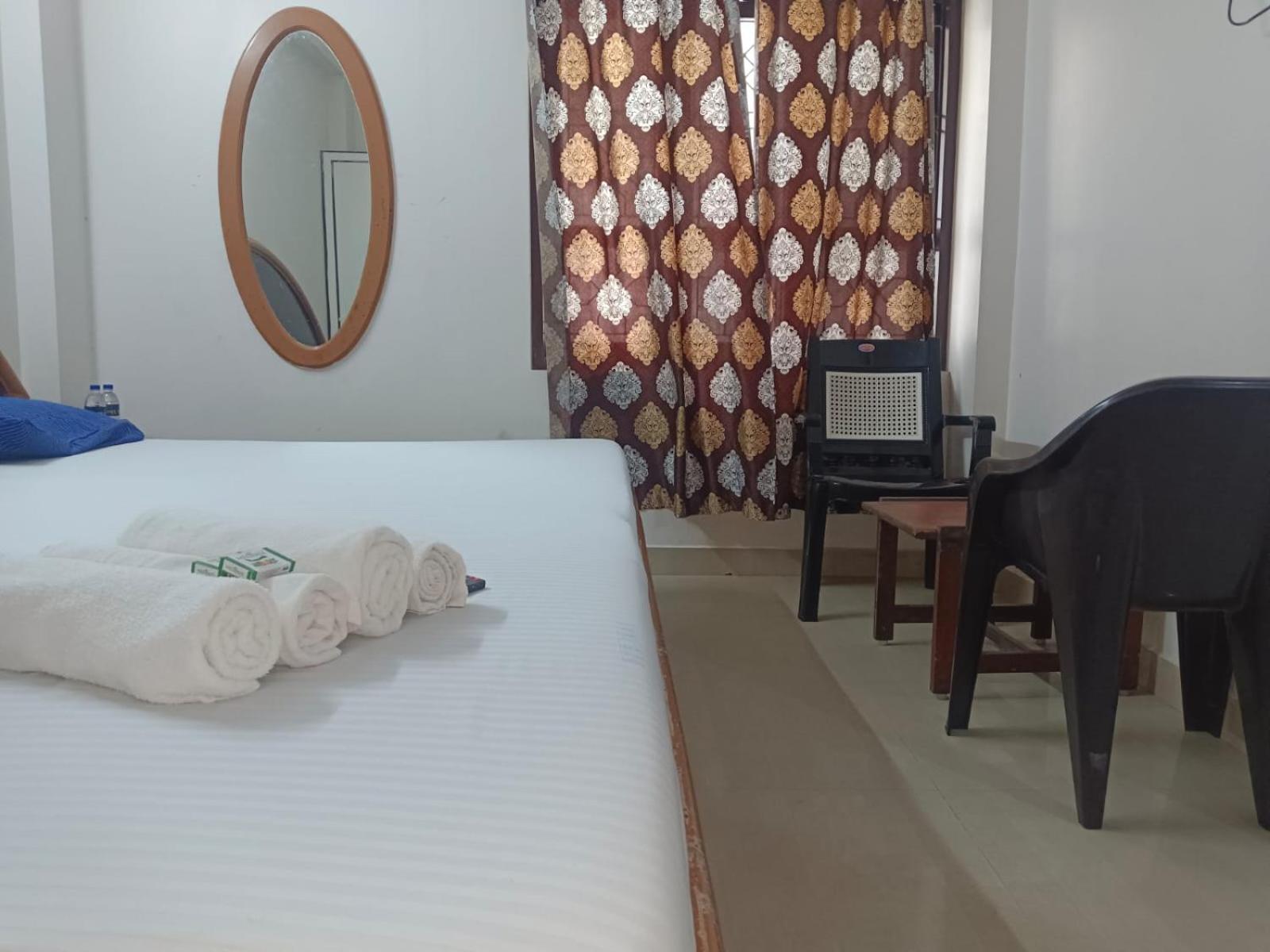 Sree Balaji Hotel - Lodge Kanyakumari Bagian luar foto