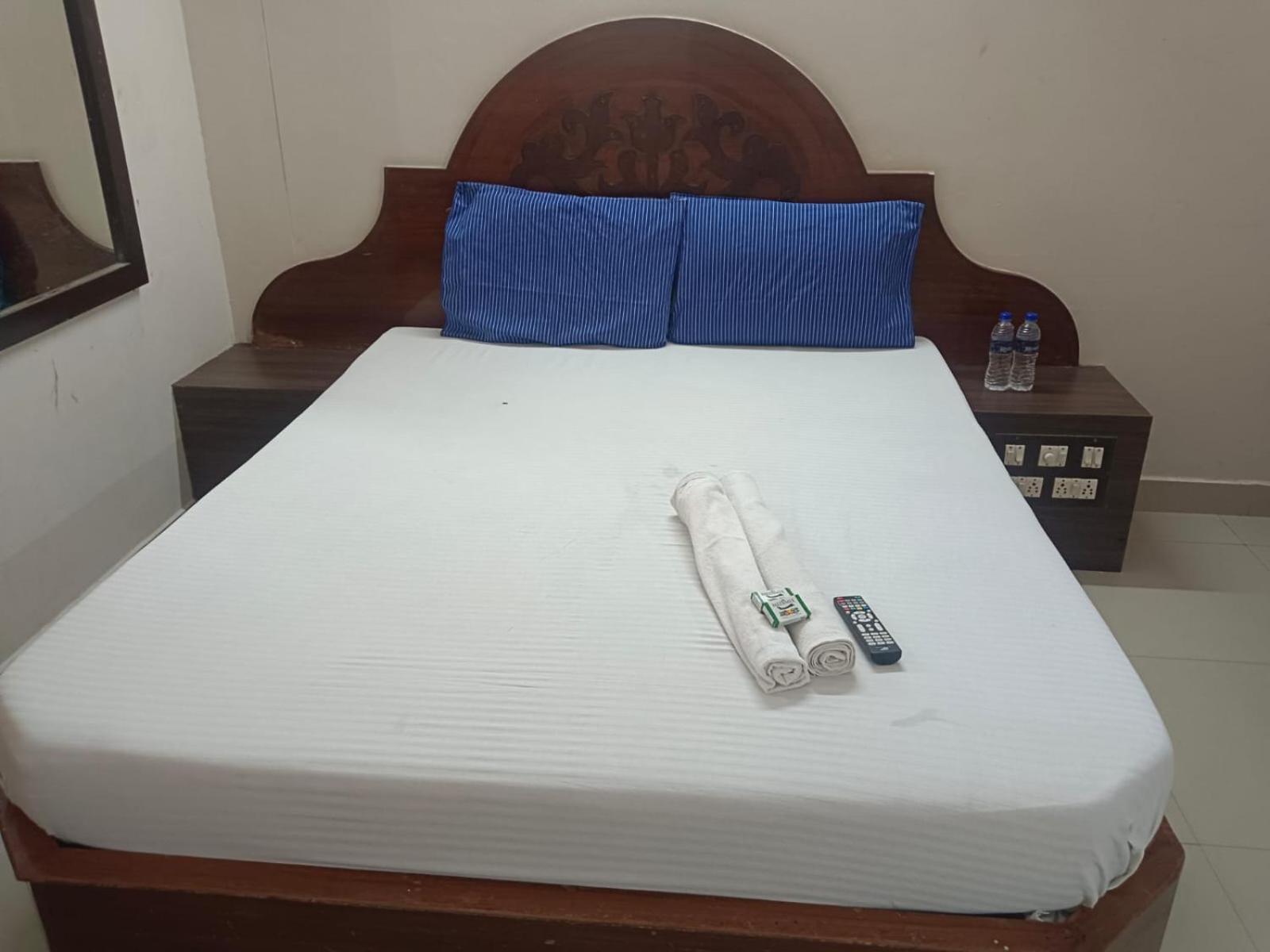 Sree Balaji Hotel - Lodge Kanyakumari Bagian luar foto